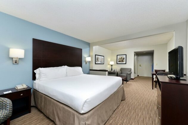 Holiday Inn Express Hotel & Suites Tampa-Rocky Point Island - Photo4