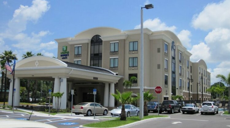 Holiday Inn Express Hotel & Suites Tampa-USF-Busch Gardens - Photo2