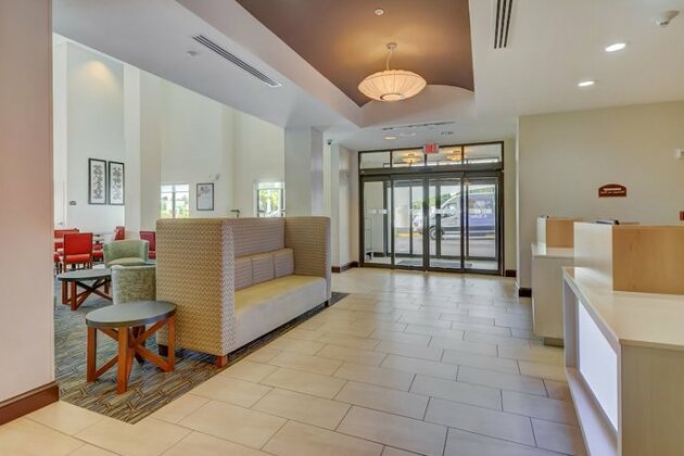 Holiday Inn Express Hotel & Suites Tampa-USF-Busch Gardens - Photo4
