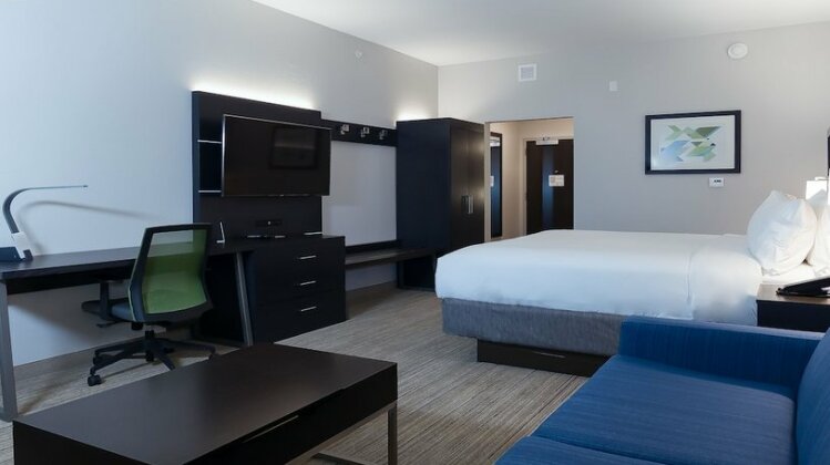 Holiday Inn Express & Suites - Tampa East - Ybor City - Photo5