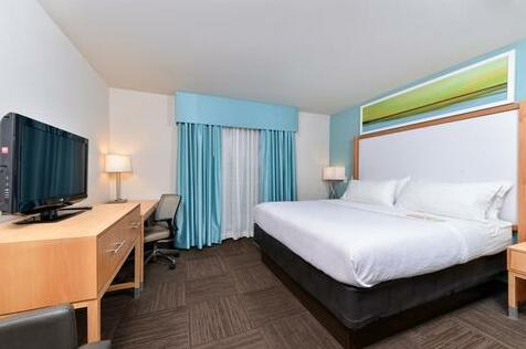 Holiday Inn Hotel & Suites Tampa North - Photo5