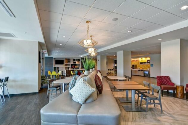 Home2 Suites By Hilton Tampa USF Near Busch Gardens - Photo5