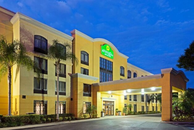 La Quinta Inn & Suites Tampa North I-75 - Photo3