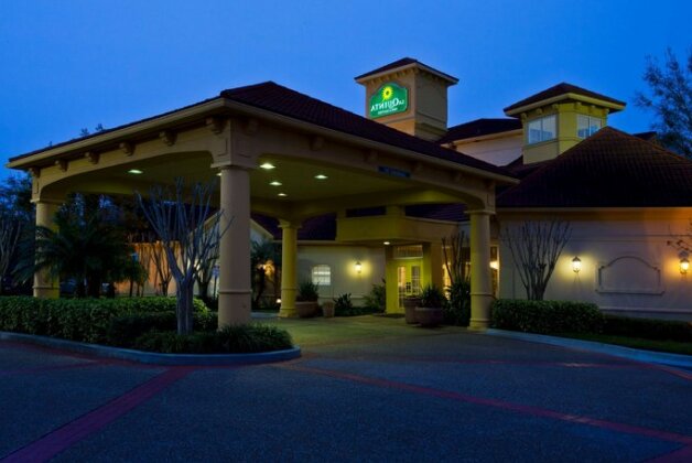 La Quinta Inn & Suites Tampa USF - Photo2