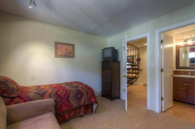 Boomerang Lodge 5 2 Bedroom Condo By Accommodations in Telluride - Photo3