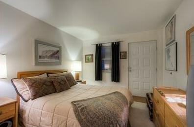 Fall Line 207 2 Bedroom Condo By Accommodations in Telluride - Photo5