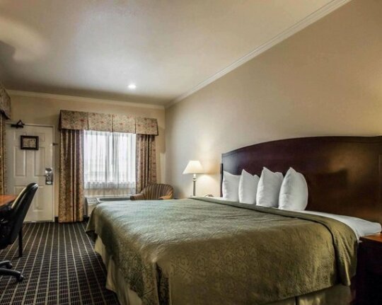 Quality Inn Temecula Valley Wine Country - Photo2