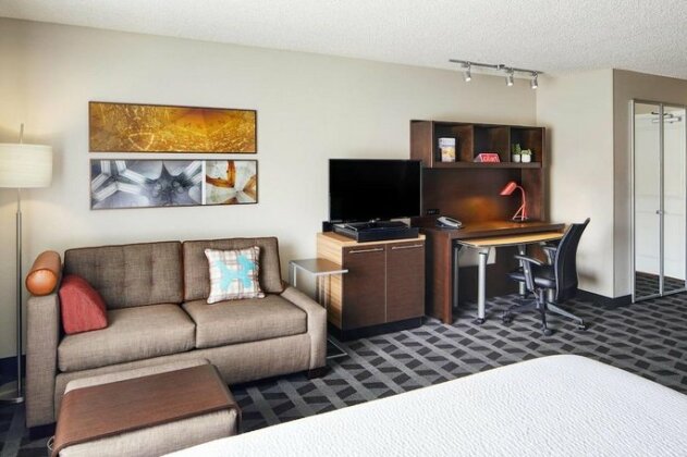 TownePlace Suites Tempe at Arizona Mills Mall - Photo4