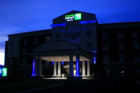 Holiday Inn Express Hotel & Suites Terre Haute - Photo2
