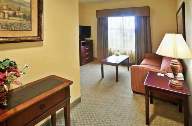 Holiday Inn Express Hotel and Suites Texarkana - Photo5