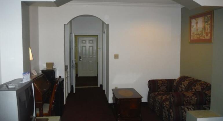 Crystal Suites Texas City - Photo2