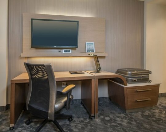 Courtyard by Marriott Dallas Plano/The Colony - Photo5