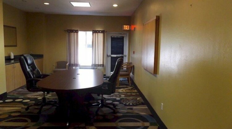 Holiday Inn Express Hotel & Suites - The Villages - Photo2