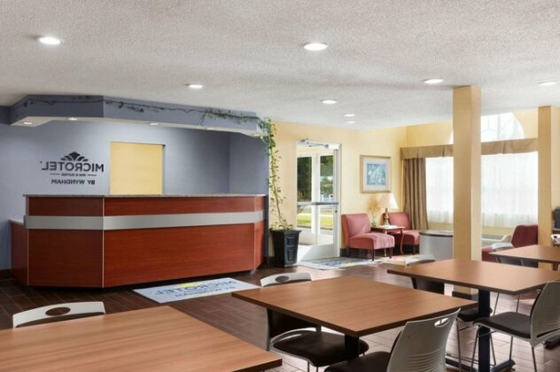 Microtel Inn & Suites by Wyndham Thomasville - Photo5