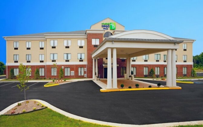 Holiday Inn Express Hotel & Suites Thornburg-S Fredericksburg