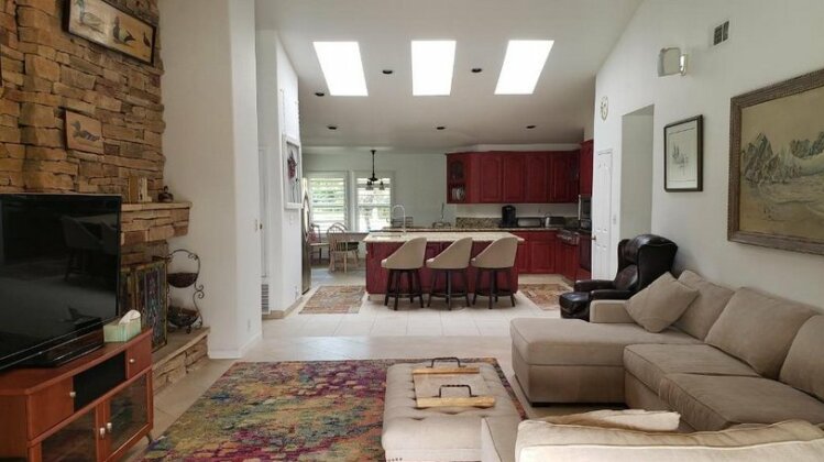 Beautiful home with sunsets to the ocean in Santa Rosa Valley - Photo3