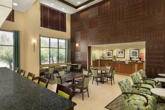 Hampton Inn & Suites Thousand Oaks - Photo2
