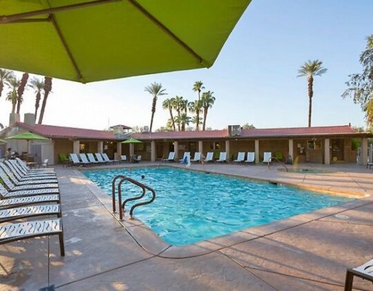 Palm Springs RV Resort - Photo2