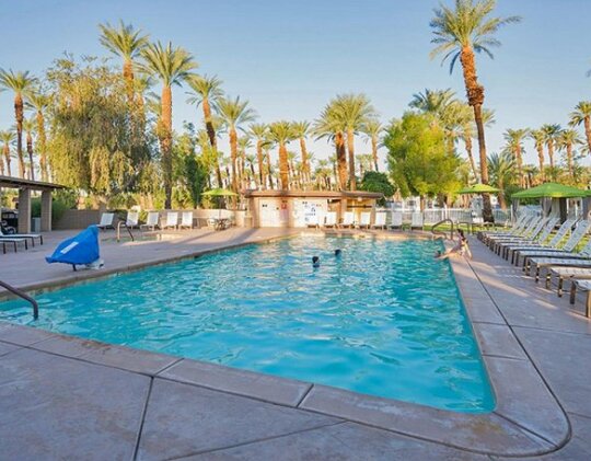 Palm Springs RV Resort - Photo3