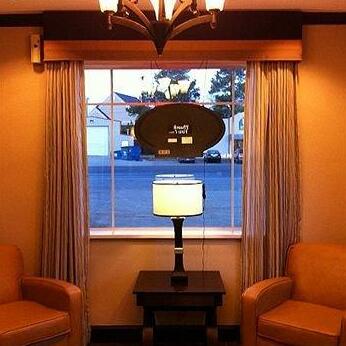 Atria Inn & Suites - Photo3