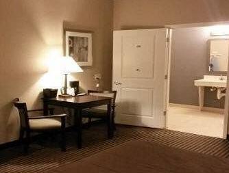 Atria Inn & Suites - Photo5