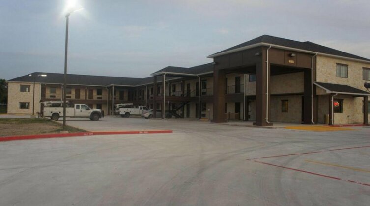 Lux Inn and Suites - Photo4