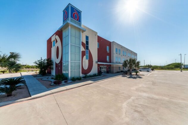 Motel 6 Three Rivers - Photo4