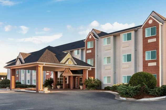 Microtel Inn & Suites by Wyndham Tifton - Photo2