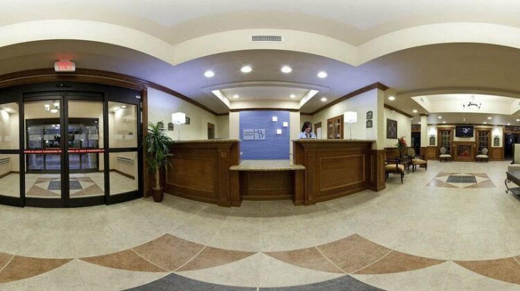 Holiday Inn Express Hotel & Suites Tipp City - Photo4