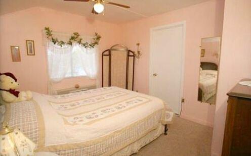 Tombstone Bordello Bed & Breakfast - Photo4