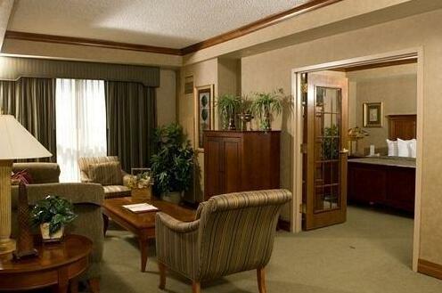 Capitol Plaza Hotel and Convention Center - Topeka - Photo4