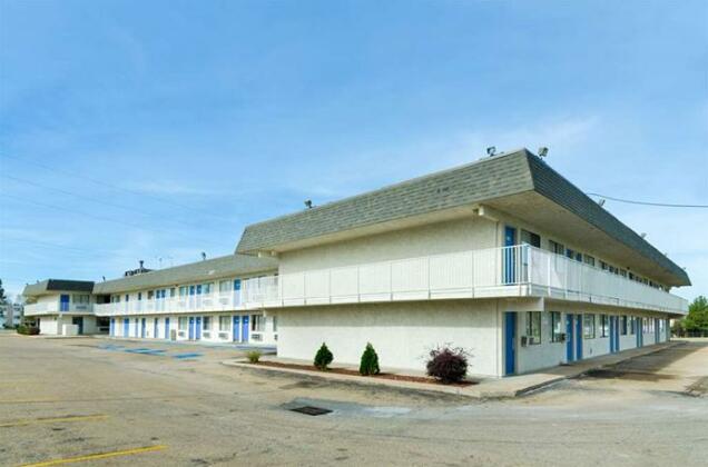 Motel 6 Topeka Northwest - Photo4