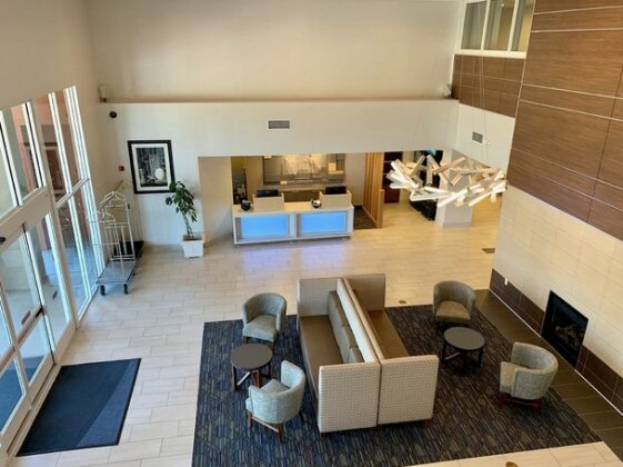 Holiday Inn Express & Suites Tracy - Photo4