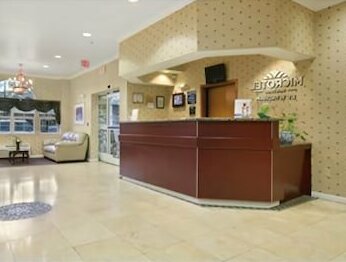 Microtel Inn & Suites by Wyndham Tracy - Photo2