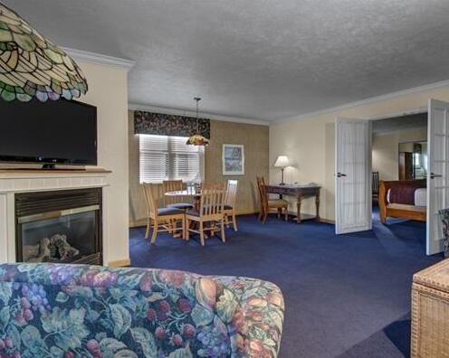 Cherry Tree Inn and Suites - Photo4