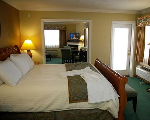 Cherry Tree Inn and Suites - Photo5