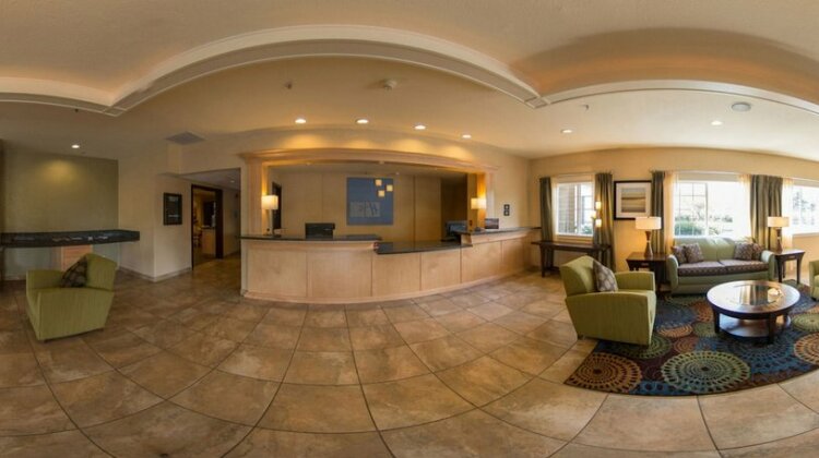 Holiday Inn Express Portland East - Troutdale - Photo2
