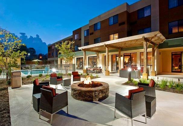 Courtyard by Marriott Troy - Photo3