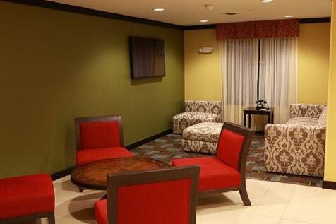 Holiday Inn Express and Suites Detroit North-Troy - Photo3