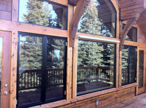 Luxury TreeHouse in Tahoe Donner with Hot Tub and Media Room by RedAwning - Photo2
