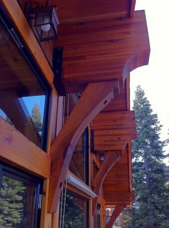 Luxury TreeHouse in Tahoe Donner with Hot Tub and Media Room by RedAwning - Photo3