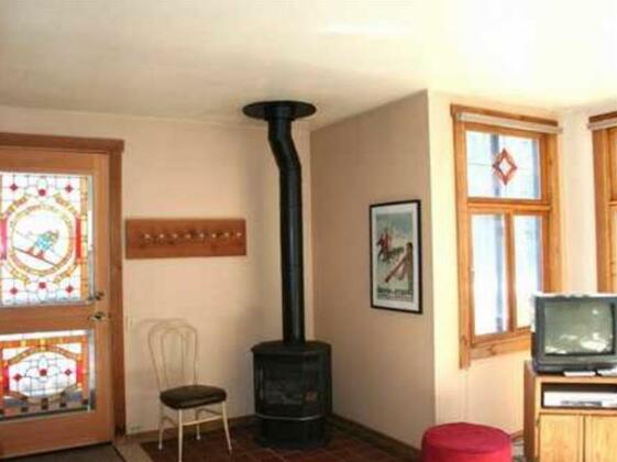 RedAwning Coyote Fork Truckee Condo - Photo2