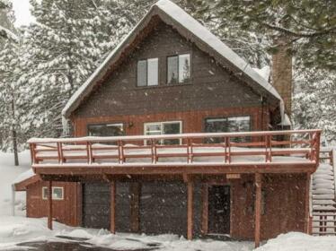 Spacious Truckee Cabin for 12