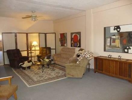 The Charles Motel and Hot Springs Spa - Photo2