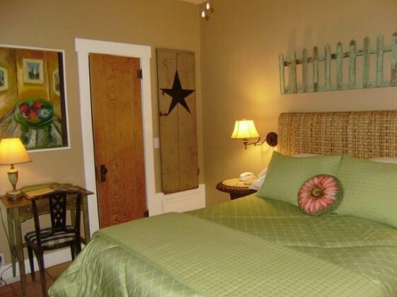 Catalina Park Inn Bed and Breakfast - Photo5