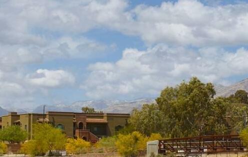 Luxury Foothills Condo Tucson - Photo2