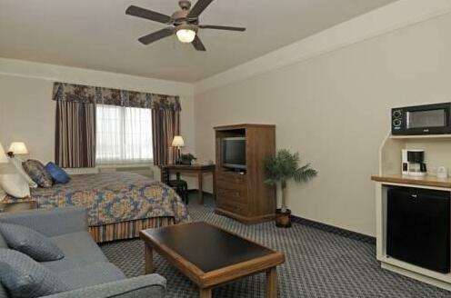 Holiday Inn Express & Suites - Tulare - Photo4