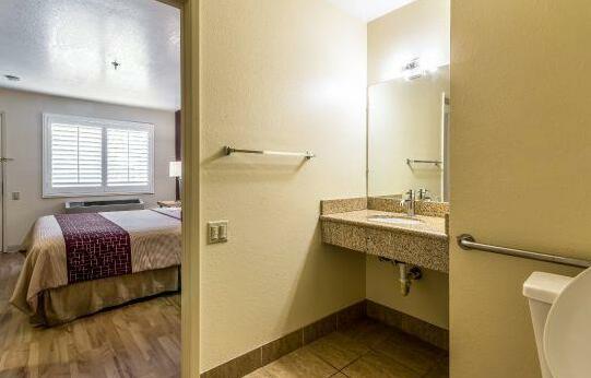 Red Roof Inn Tulare - Downtown/Fairgrounds - Photo4