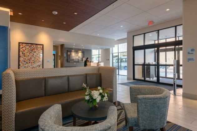 Holiday Inn Express & Suites - Tulsa Downtown - Arts District - Photo3