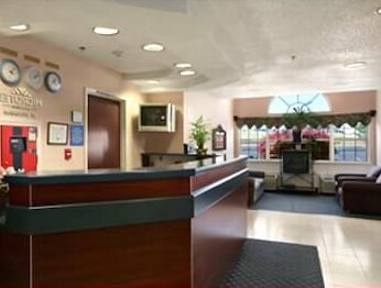 Microtel Inn & Suites by Wyndham Tulsa East - Photo2